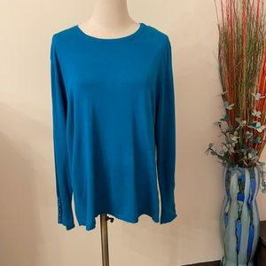 Beautiful JM blue knit top